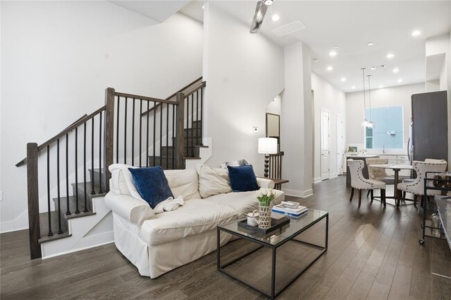 Photo - 1411 Town Creek Dr