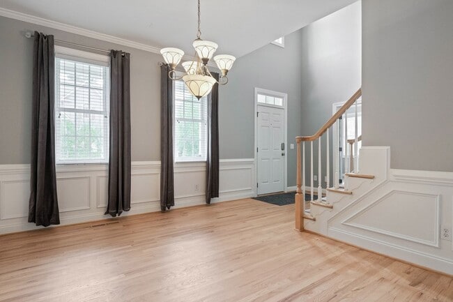 Photo - Gorgeous 4br/3ba Two Story House w/ Fully Fenced Backyard!