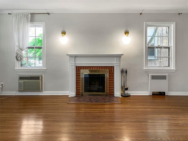 Photo - 65-20 181st St