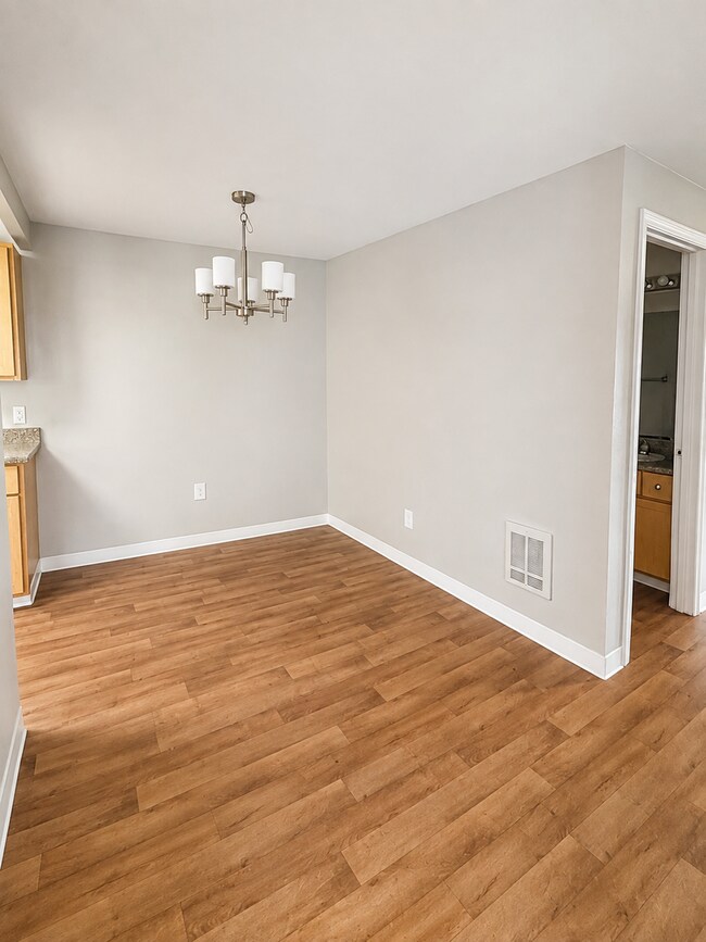 Photo - 16936 SE Powell Blvd Unidad 67