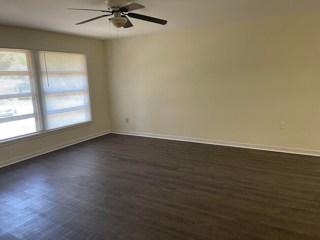 Photo - Great House for Rent off Deans Bridge Road