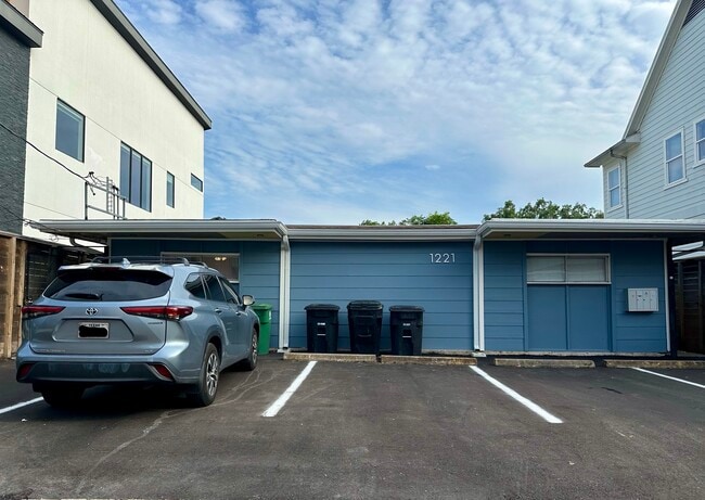 Parking - 1219 Welch St Unit 1