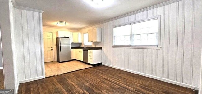 Photo - 2833 Rockcliff Rd SE