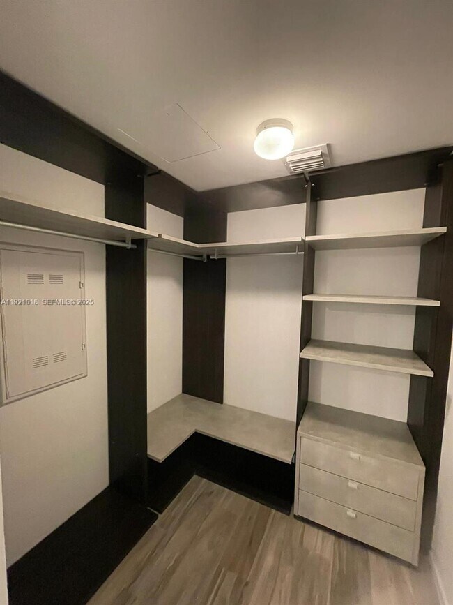 Photo - 801 S Miami Ave Unidad 4007