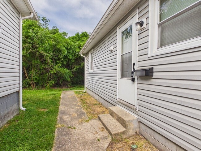 Building Photo - 838 S Jones St Unit B