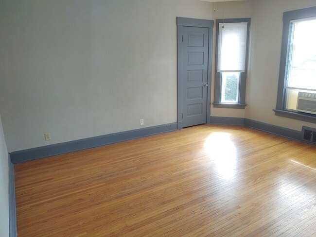 Photo - 611 N Perry St Unit Apt 3