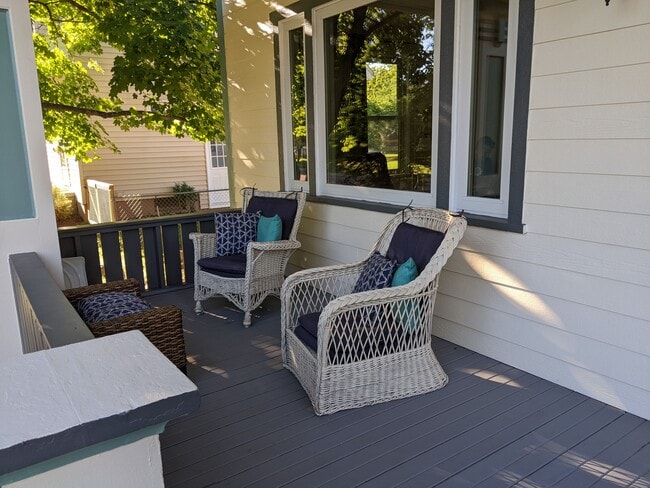 Front porch - 4419 Cooke St House