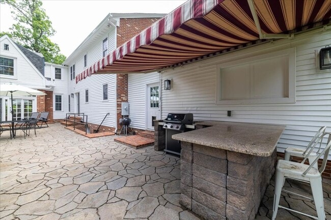 Photo - Spacious Home with Fenced Yard Exclusive Access to Hethwood Amenities