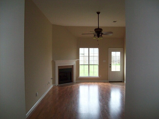 Photo - 26043 Wimbledon Dr