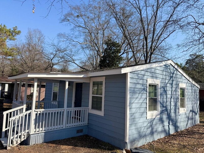 Photo - 27 Domineck St