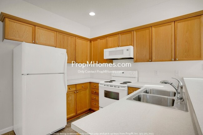 Photo - Cozy Three Bedroom Home in SE - New Photos!