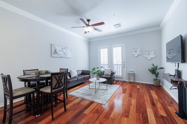 Photo - 2400 McCue Rd Unidad 112