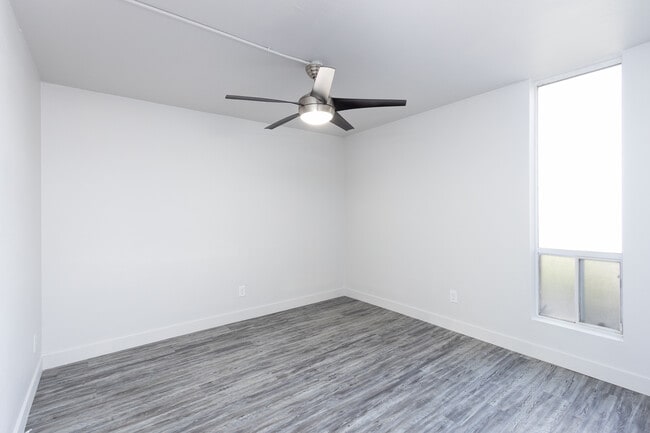 Photo - Element on 5th