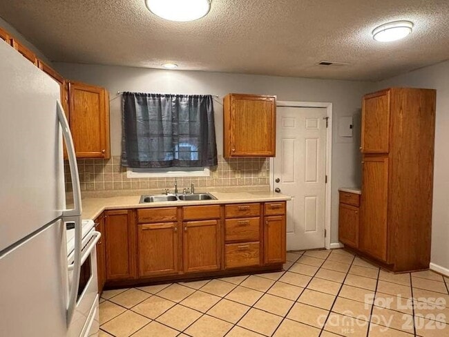 Photo - 411 Ludwick Ave