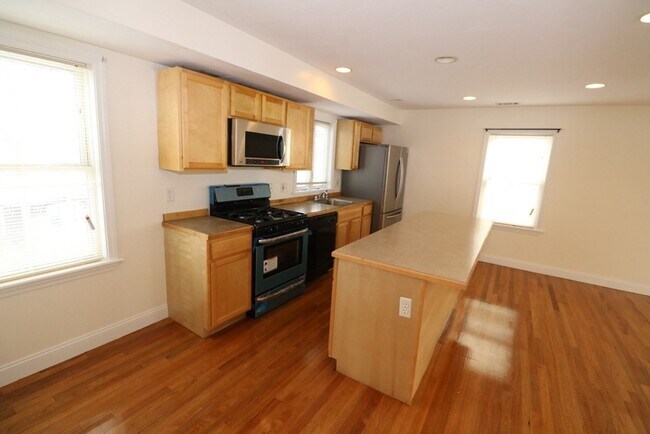 Photo - 76 Seaver St Unit 2