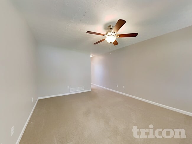 Photo - 712 Kings Ct