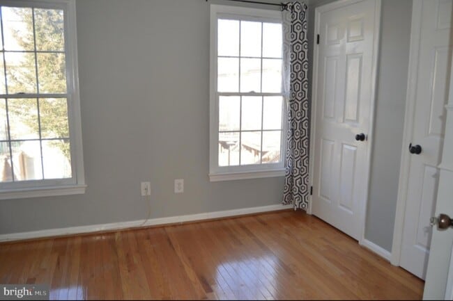 Available room - 3001 Colonial Springs Ct