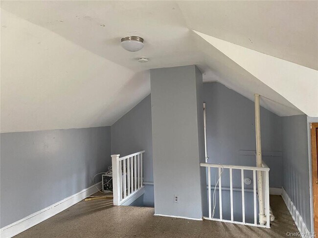 Photo - 215-22 112th Ave