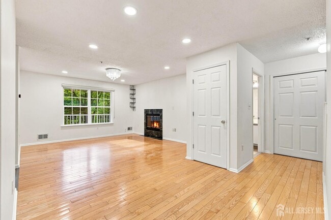 63 Prestwick Way