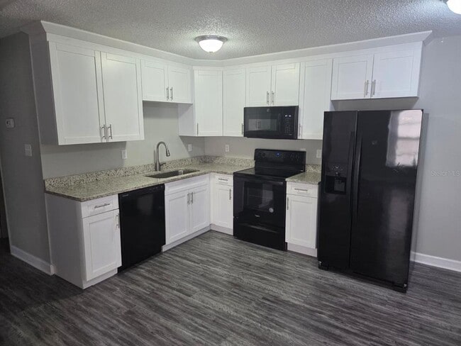 Photo - 2322 W St John St