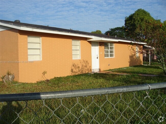 Building Photo - 696 SW 16th Terrace Rental