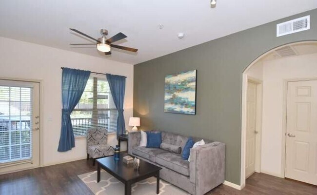 Building Photo - 2 bedroom in Houston TX 77004 Unit 2292 Rental