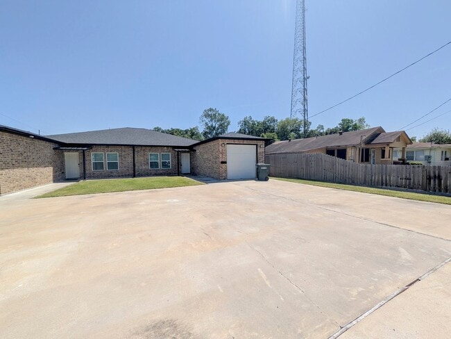 Building Photo - 2925 Pecos St