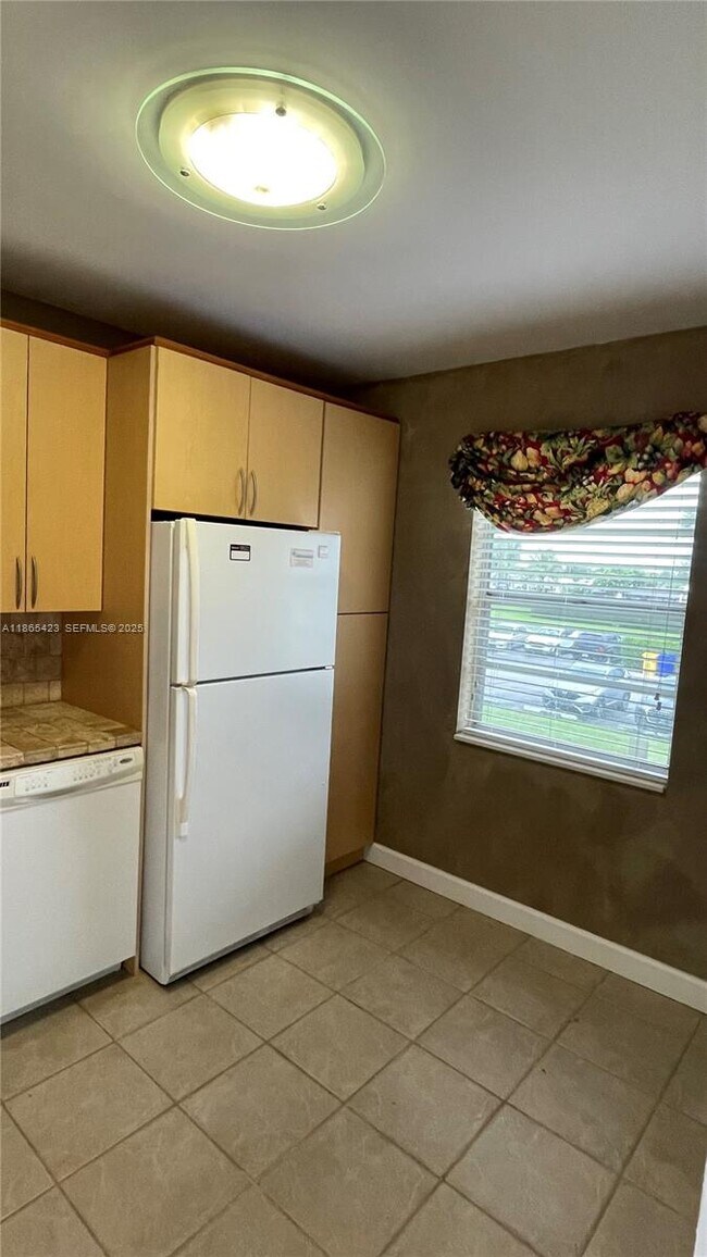 Photo - 110 Lake Meryl Dr Unit 216