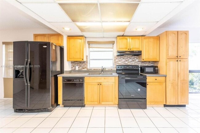 Building Photo - 2 bedroom in Sunny Isles Beach FL 33160 Rental