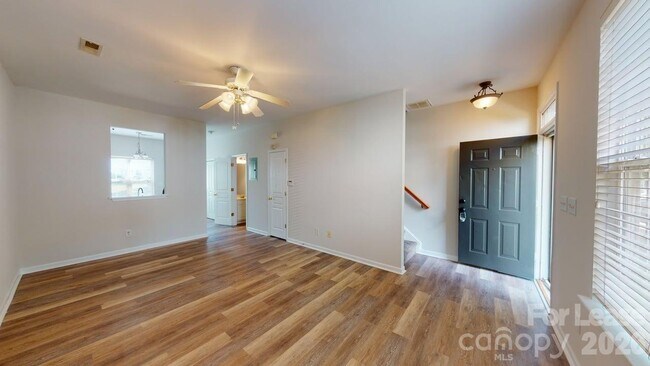 Photo - 5545 Seths Dr