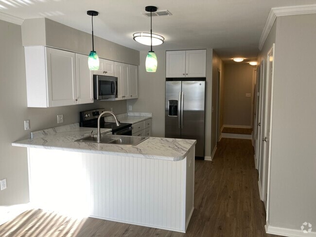 Building Photo - 50 Marshland Rd Unit 13 Rental