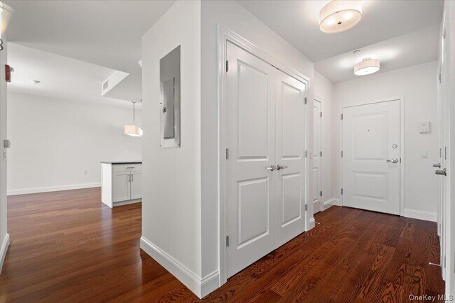 Photo - 10 Byron Pl Unidad 705