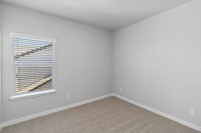 Photo - Beautifully 4 bedroom Townhome in Buda- Emma Park