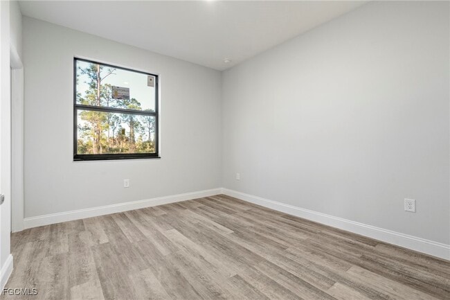 Building Photo - 1028 Milwaukee Blvd Rental