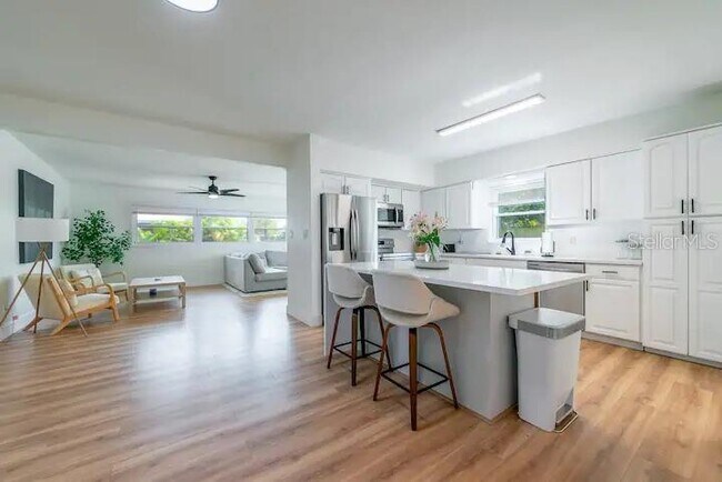 Photo - 430 Stimson St