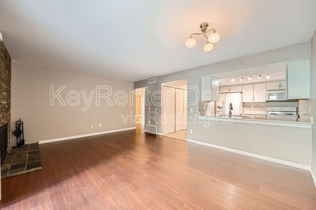 Building Photo - 14026 E Stanford Cir Unit J1