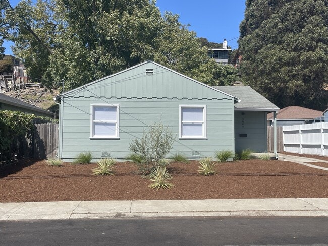 Building Photo - 3069 Rollingwood Dr Rental