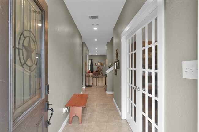 Photo - 592 Mosswood Dr