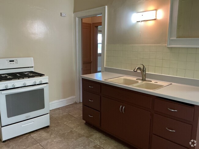 Building Photo - 2565-67 N 50th St Unit Upper Rental