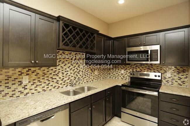 Photo - Eagle Creek Townhomes: Welcome spring with savings - $500 rent credit - Ask how!