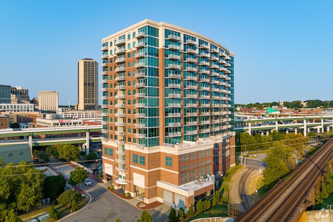 Photo - Vistas on the James Apartments