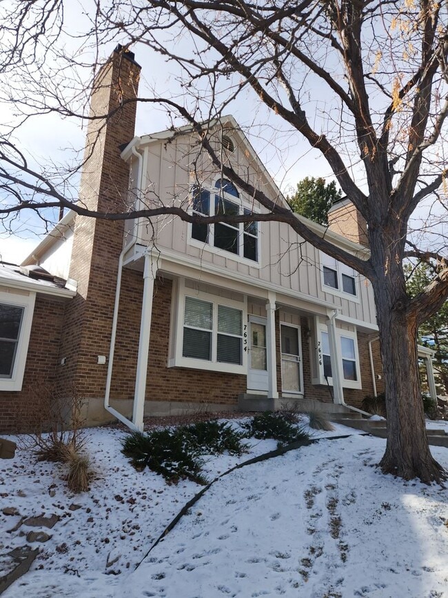 Building Photo - Beautiful Townhome at Monterey Community in Centennial!