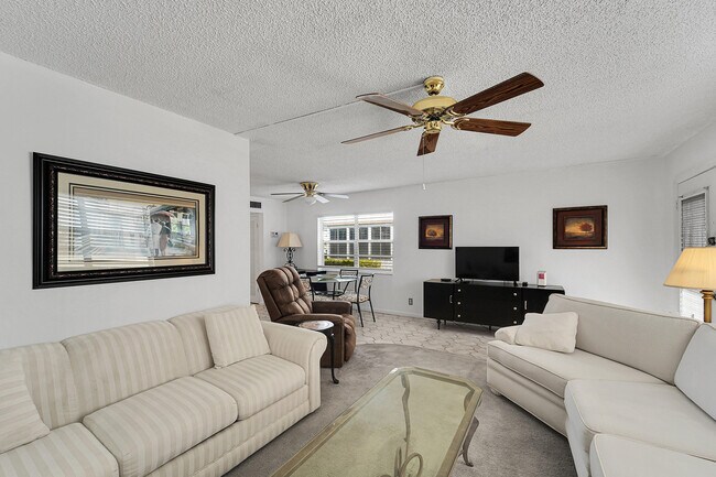 Photo - 407 Piedmont I