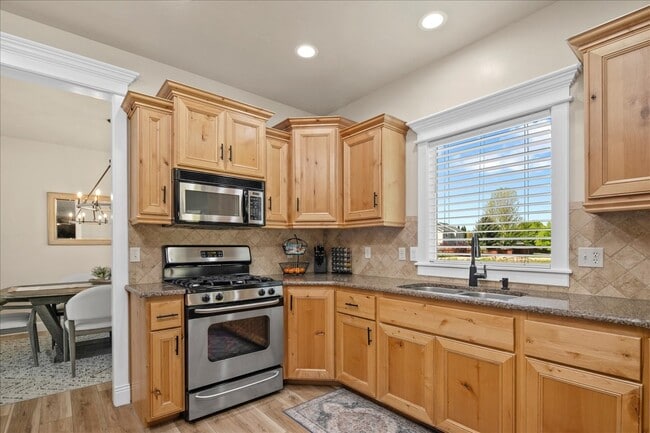 Photo - 581 N Devon Pl