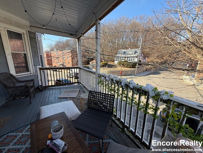 Photo - 331 Faneuil St