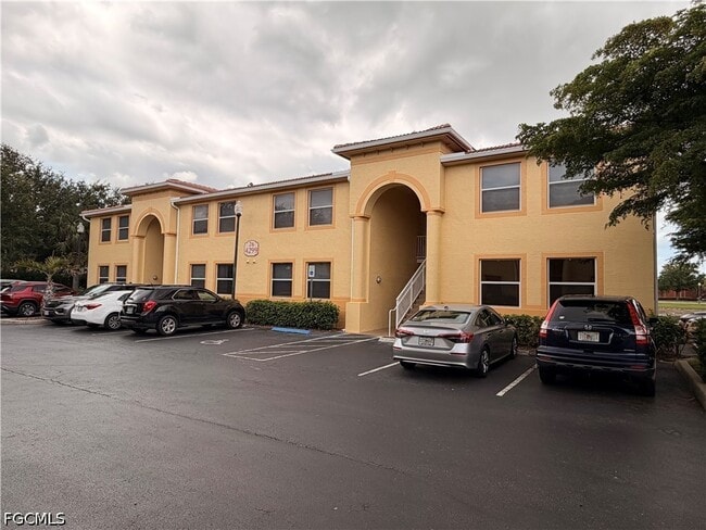 Building Photo - 4299 Bellasol Cir Unit 2613