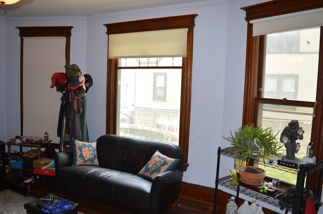 Photo - 16 N Broom St Unit 1