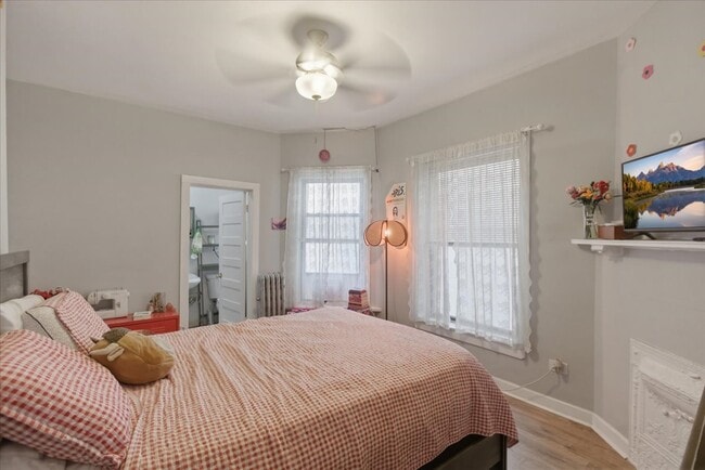 Photo - 5018 S Blackstone Ave Unit 202