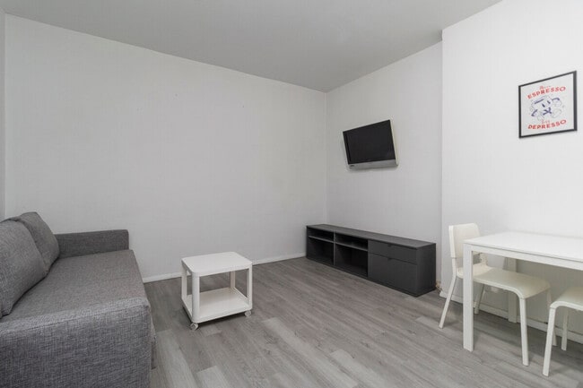 329 E 94th St Unit SI ID1032065P