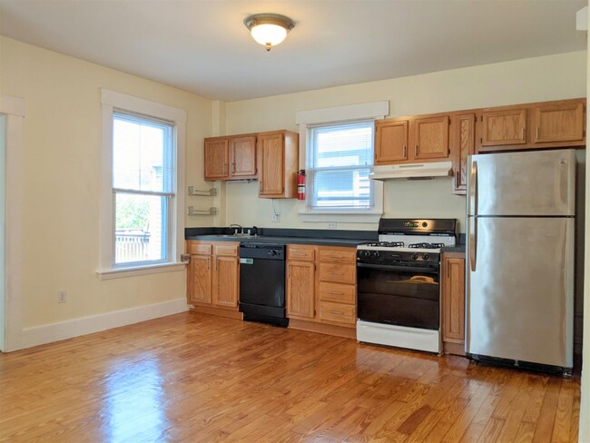 Photo - 397 Washington St Apartments Unit 2